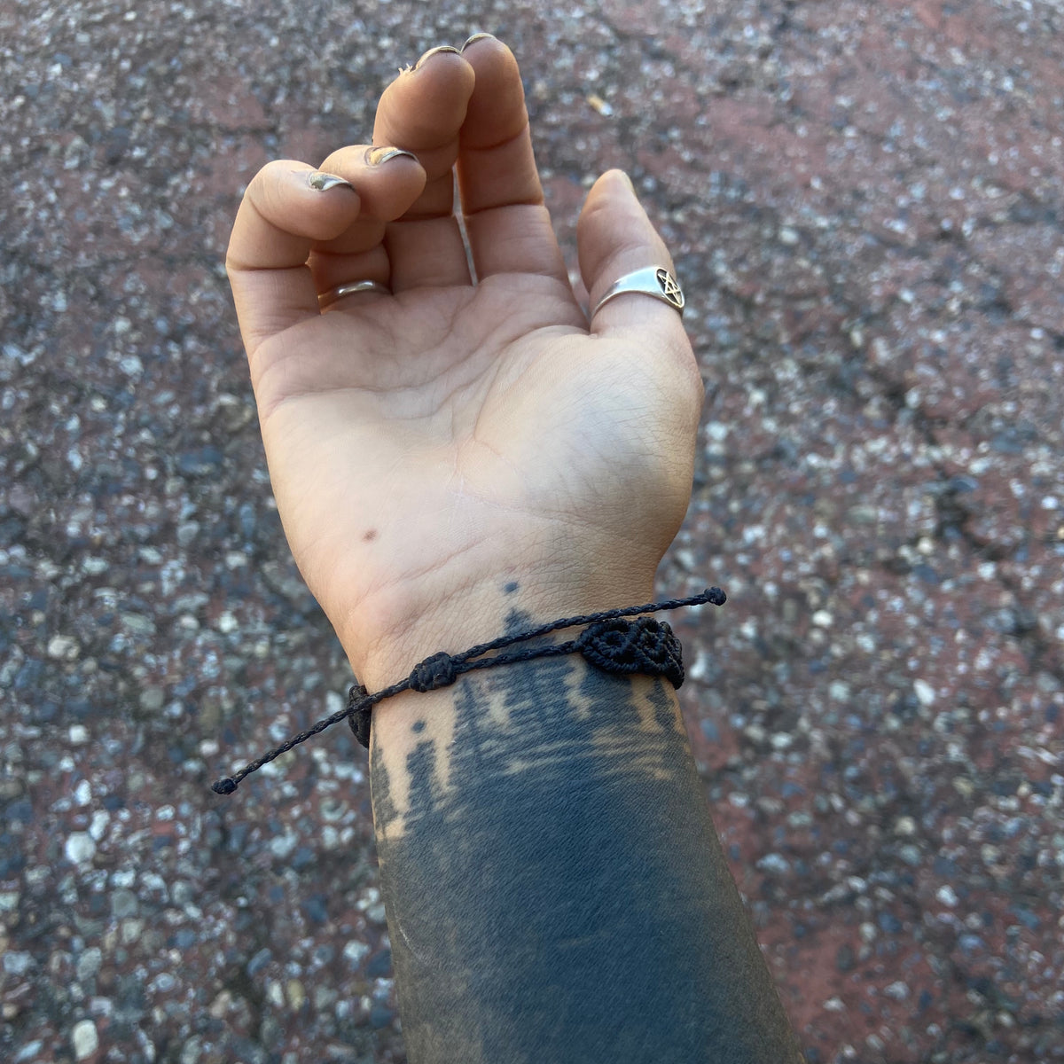 EIRA · Pulsera de cuarzo rosa