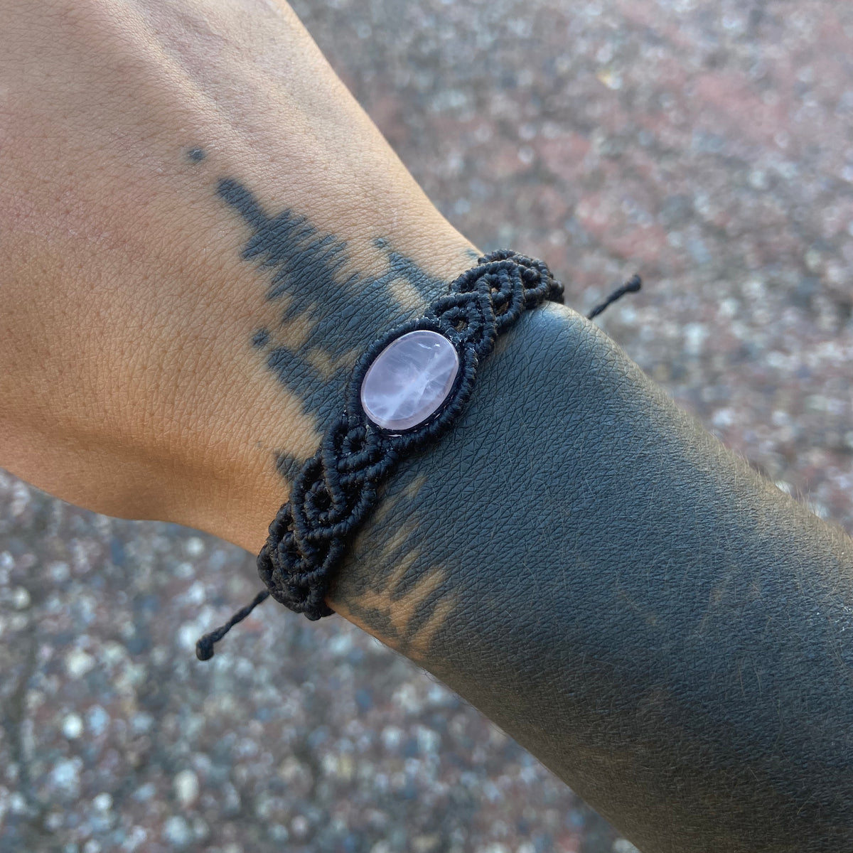 EIRA · Pulsera de cuarzo rosa