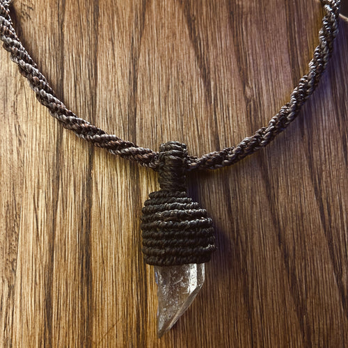 Collar "VÖRDR" cuarzo