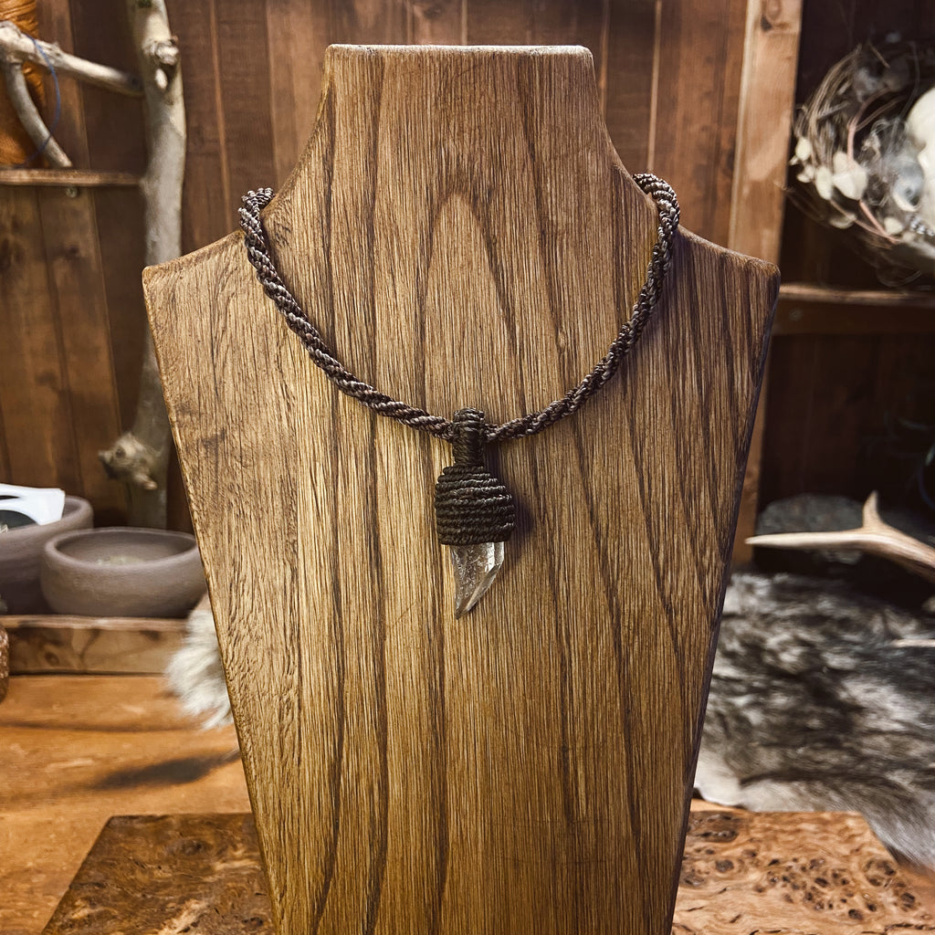 Collar "VÖRDR" cuarzo