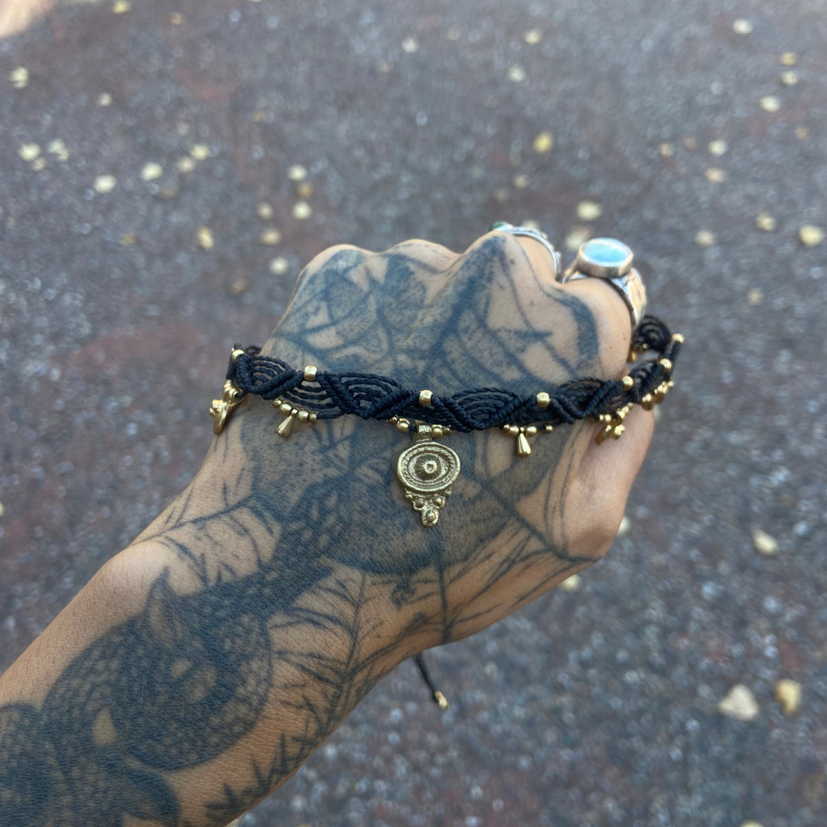 RÚNA · Negro